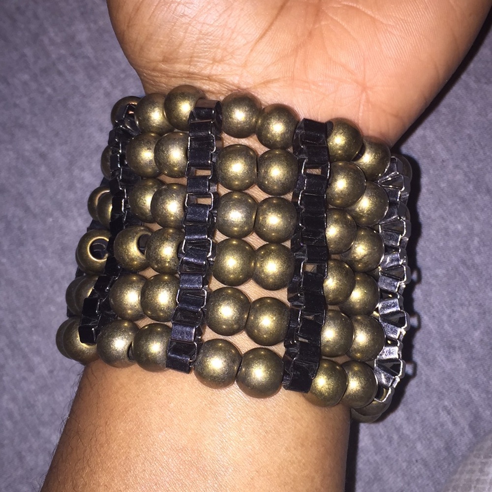 🔥🔥Beaded cuff 🔥🔥 - Picture 3 of 3